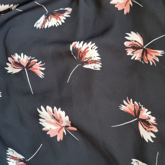 Short floral skirt - Picture 3 of 3